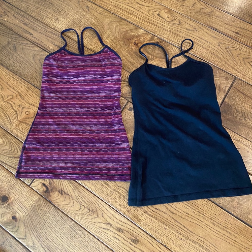 Bundle of 2 Lululemon tanks size 4